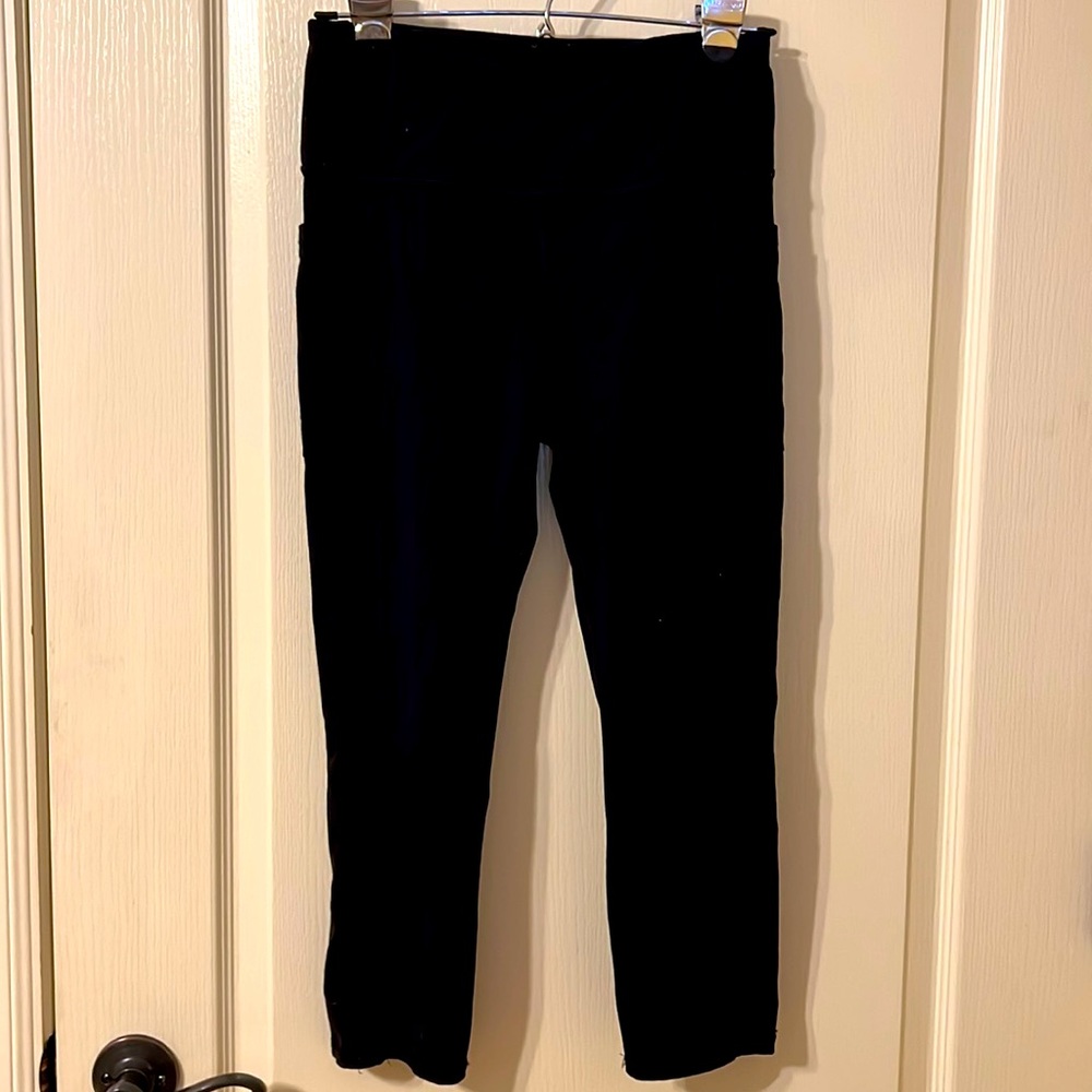 Black Capri fabletics leggings